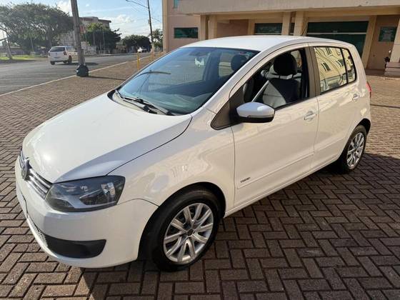VOLKSWAGEN FOX 1.0 MI TREND 8V FLEX 4P MANUAL VOLKSWAGEN FOX 1.0 MI TREND 8V FLEX 4P MANUAL